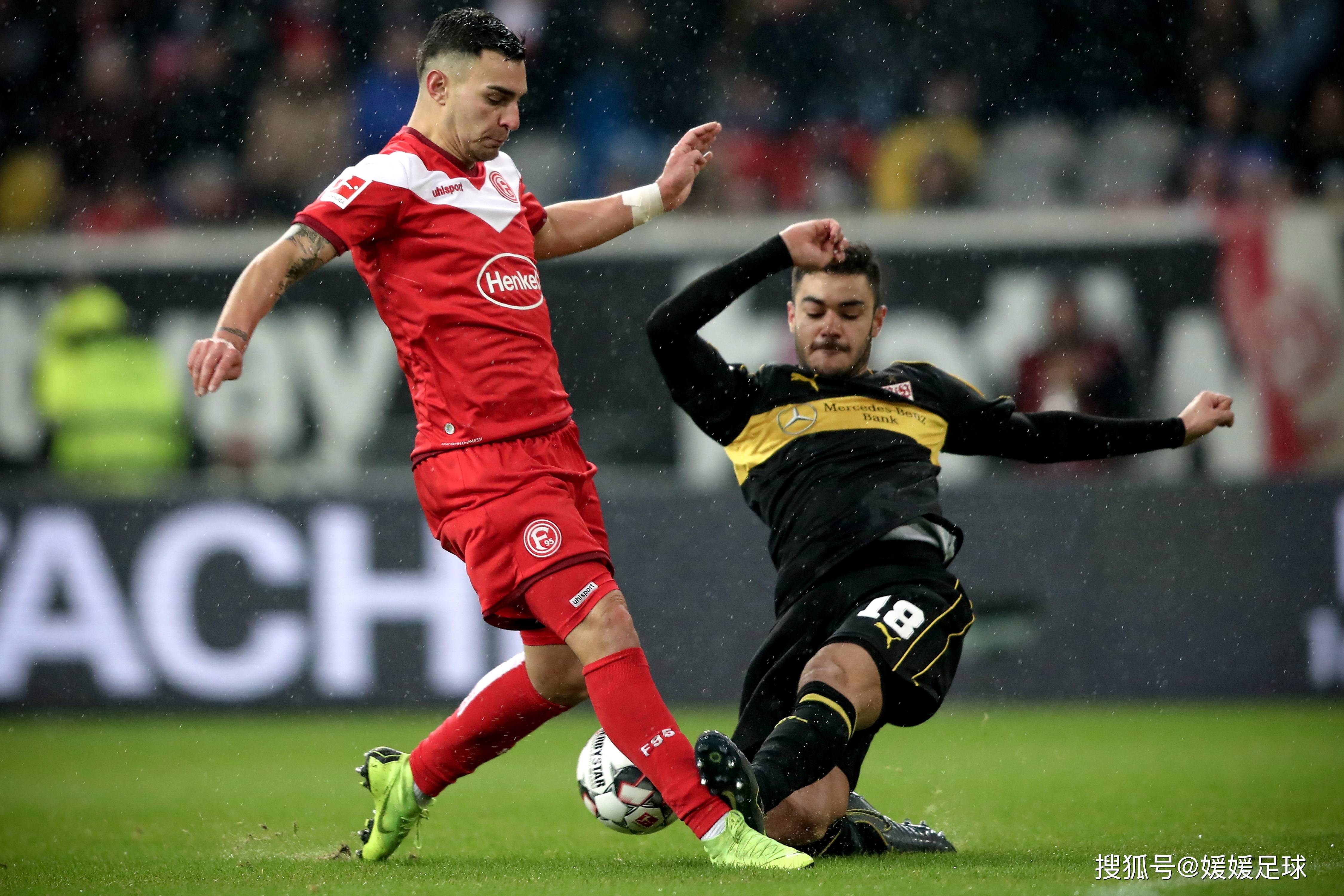 包含冷门频出!足球战况跌宕起伏的词条 包含冷门频出!足球战况跌宕起伏的词条