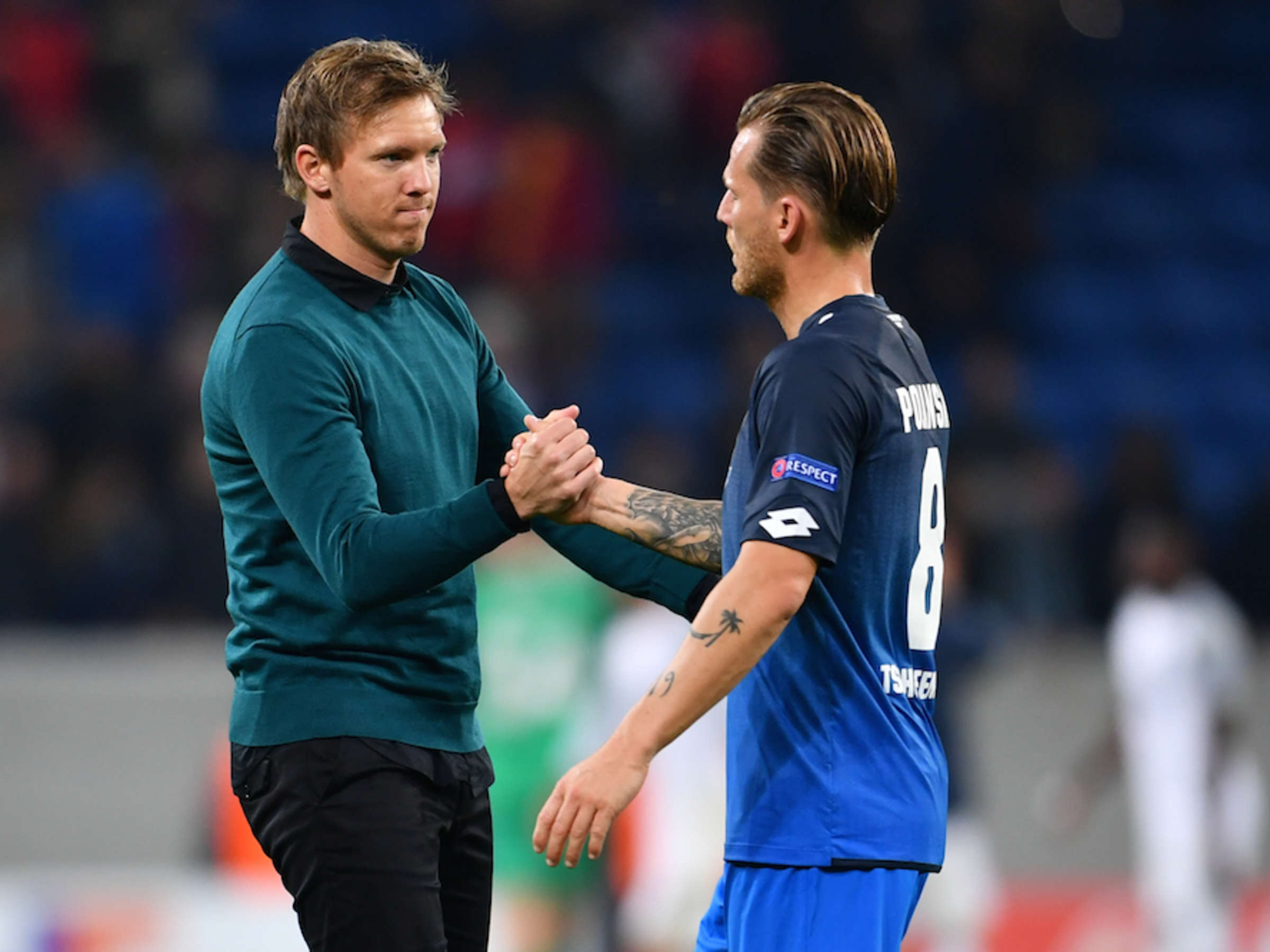 乌拉圭险胜波兰，莱万惊艳四座