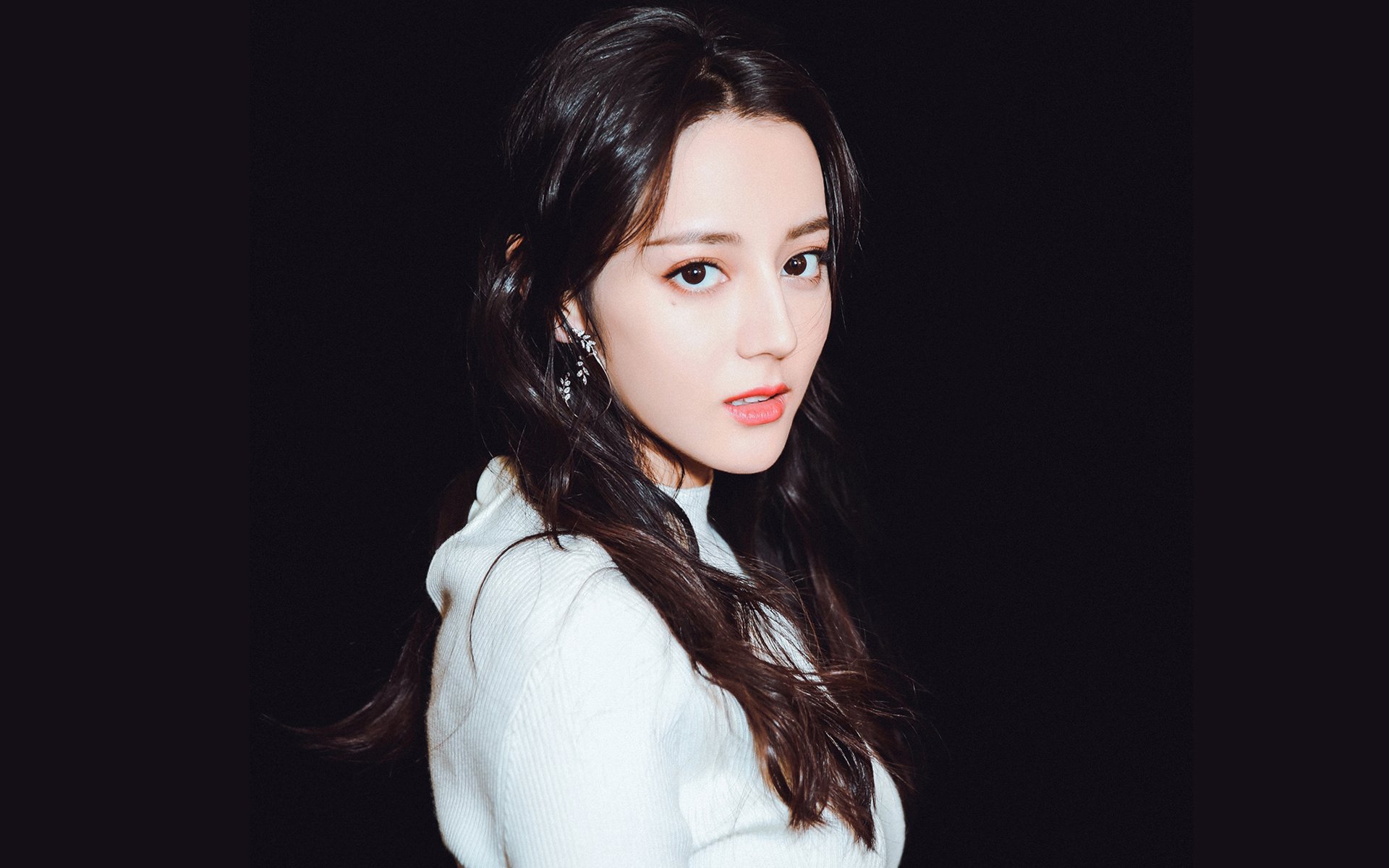 绿茵剧院，努涅斯一人独舞的德加冕夜